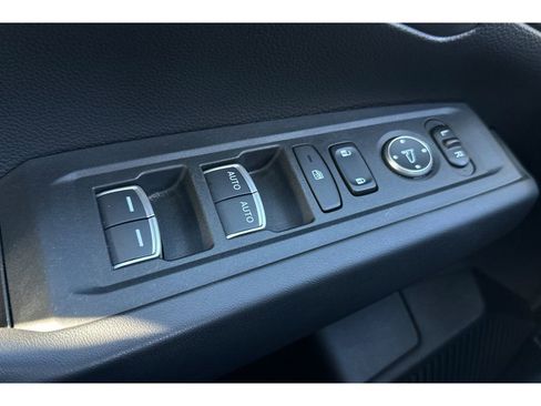 Used 2023 Honda Accord LX image 12