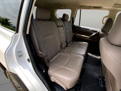 Used 2020 Lexus GX 460 Premium w/ Premium Package AWD/4WD image 36