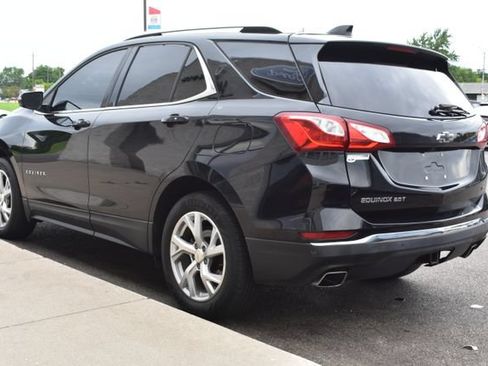 Used 2018 Chevrolet Equinox LT FWD image 16