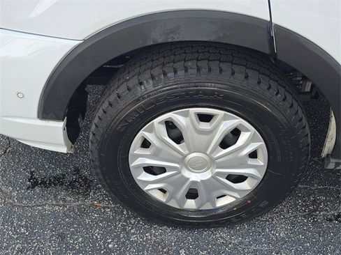 Used 2023 Ford Transit 350 XLT image 5