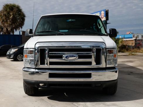Used 2014 Ford E-350 and Econoline 350 XLT image 9
