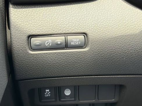 Used 2022 Nissan Rogue Sport S FWD image 21