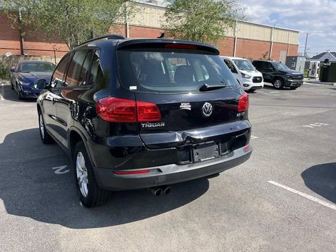 Used 2015 Volkswagen Tiguan S image 5