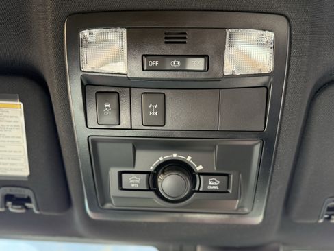 Used 2019 Toyota Tacoma TRD Off-Road image 24