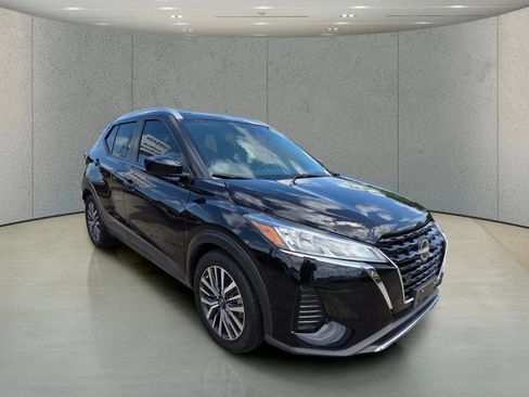 Used 2023 Nissan Kicks SV FWD image 6