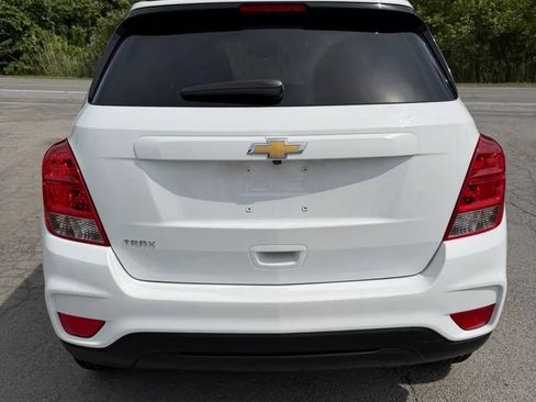 Used 2021 Chevrolet Trax LS w/ Tint and Cruise Package FWD image 7