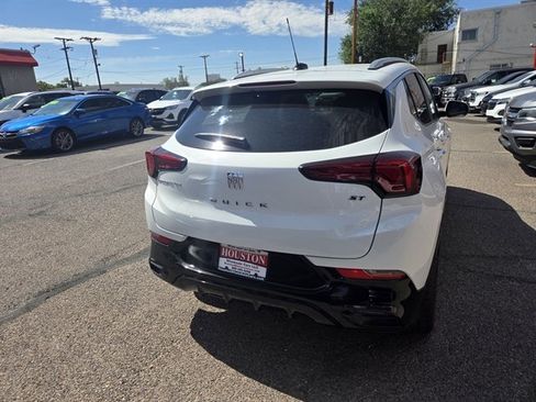 Used 2024 Buick Encore GX Sport Touring FWD image 2