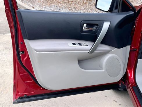 Used 2014 Nissan Rogue S image 22