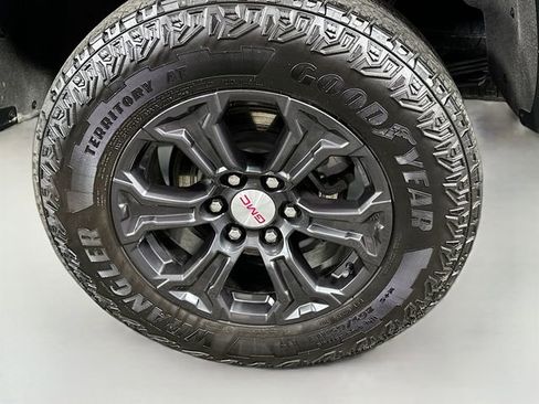 Used 2023 GMC Canyon Elevation image 27
