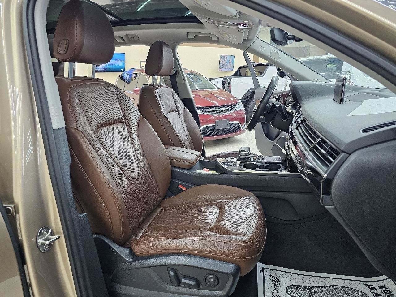 Used 2019 Audi Q7 3.0T Premium Plus w/ Premium Plus Package AWD/4WD image 21