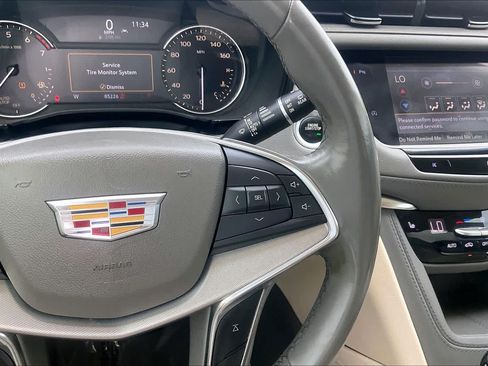 Used 2020 Cadillac XT5 Premium Luxury FWD image 25