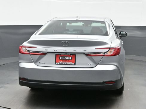 Used 2025 Toyota Camry LE FWD image 5