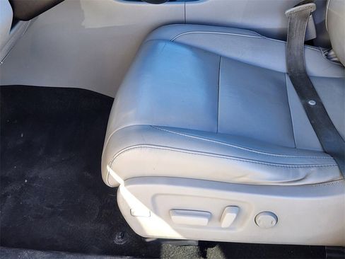 Used 2015 Toyota Highlander XLE image 8