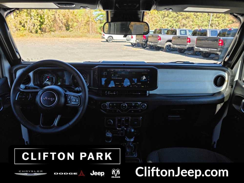 Used 2024 Jeep Wrangler Unlimited AWD/4WD image 20
