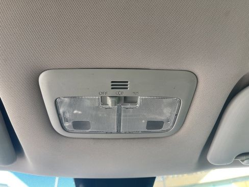 Used 2018 Toyota Corolla SE image 24