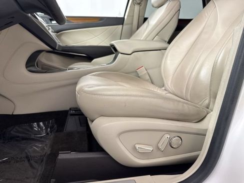 Used 2018 Lincoln MKC Select w/ Select Plus Package AWD/4WD image 21