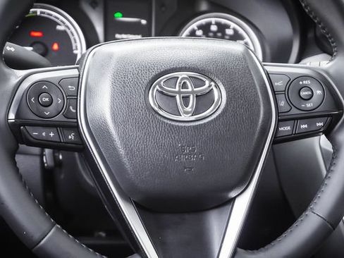 Used 2022 Toyota Venza LE AWD/4WD image 13