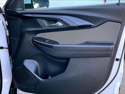 Used 2023 Chevrolet TrailBlazer LT w/ Convenience Package image 12