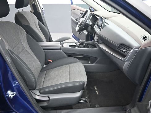 Used 2023 Nissan Rogue SV image 24