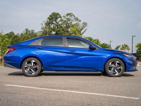 Used 2023 Hyundai Elantra SEL w/ Convenience Package FWD image 8