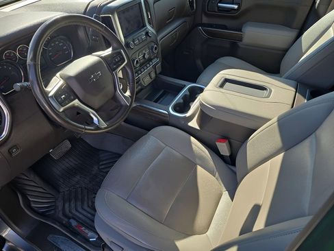 Used 2021 Chevrolet Silverado 1500 LT Trail Boss w/ Convenience Package II image 9