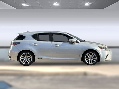 Used 2015 Lexus CT 200h w/ Navigation Package FWD image 8