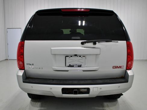 Used 2010 GMC Yukon SLT w/ SLT-2 Equipment Package AWD/4WD image 26