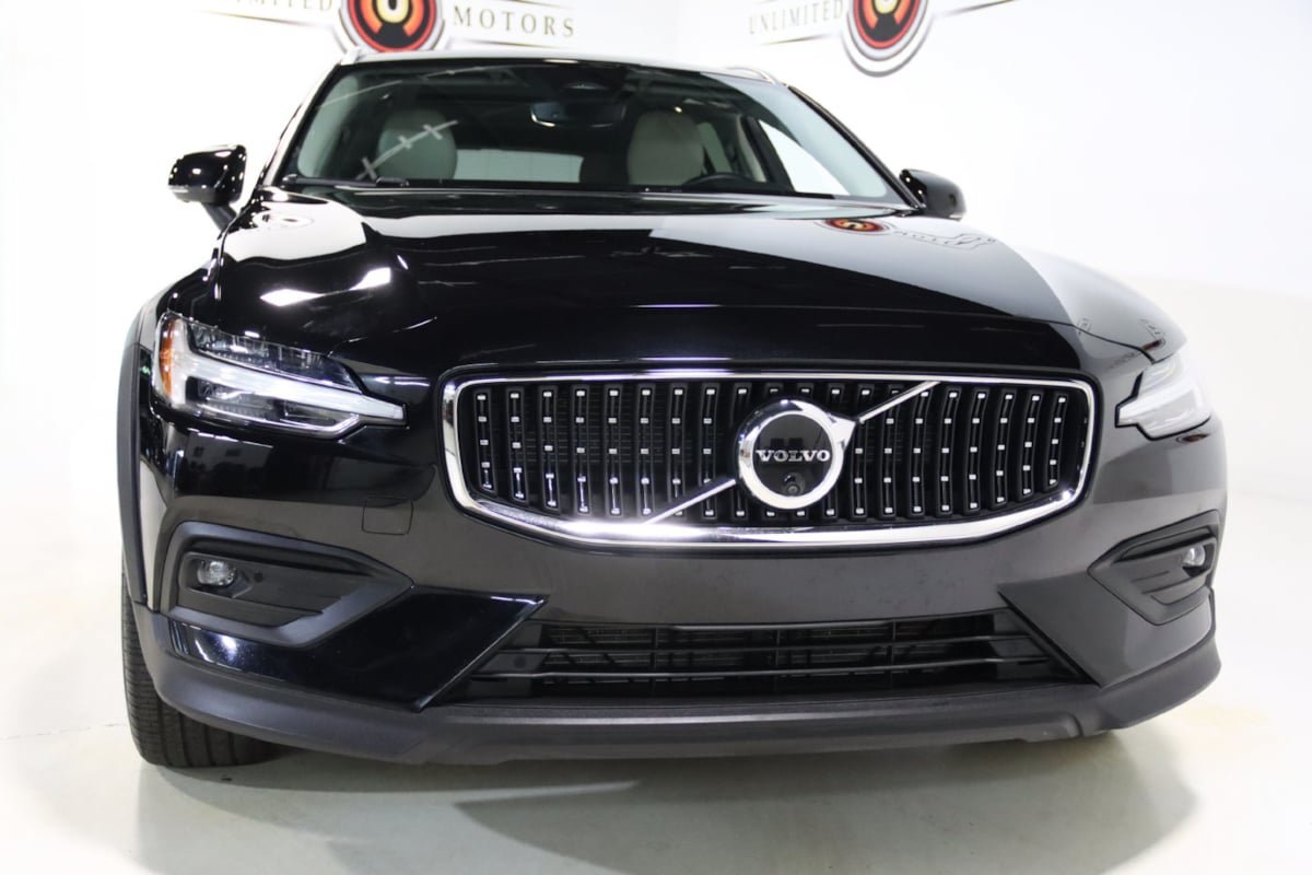 Used 2026 Volvo V60 B5 Cross Country Plus AWD/4WD image 23