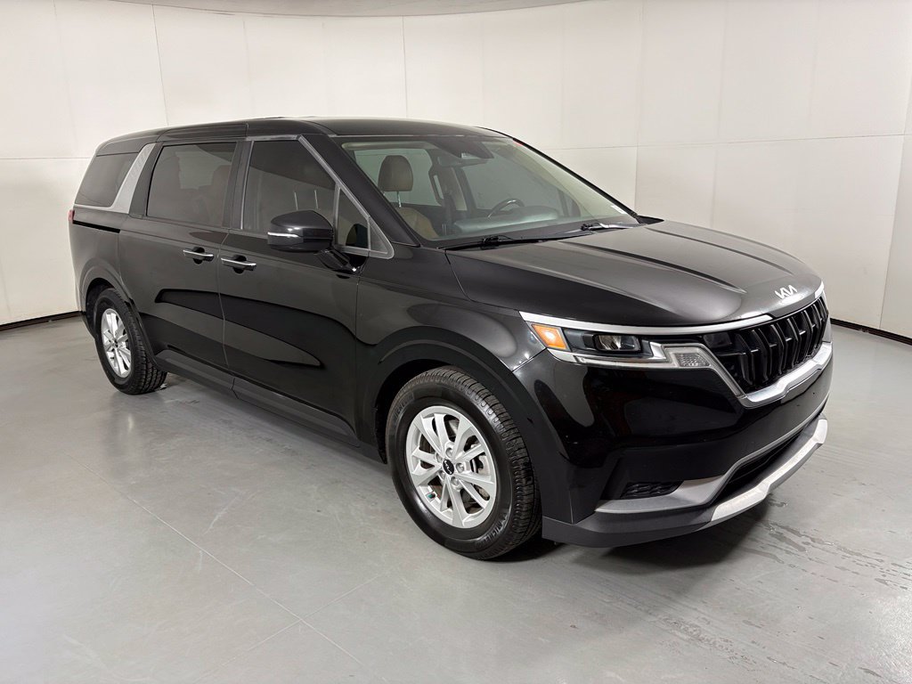 Used 2022 Kia Carnival LX FWD image 2