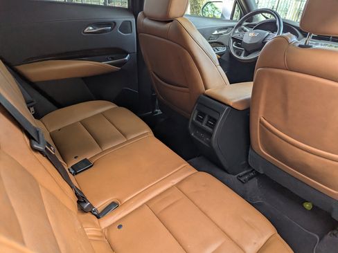 Used 2019 Cadillac XT4 Premium Luxury image 10