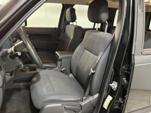 Used 2012 Jeep Liberty Sport image 6