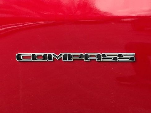 Used 2025 Jeep Compass Limited image 30