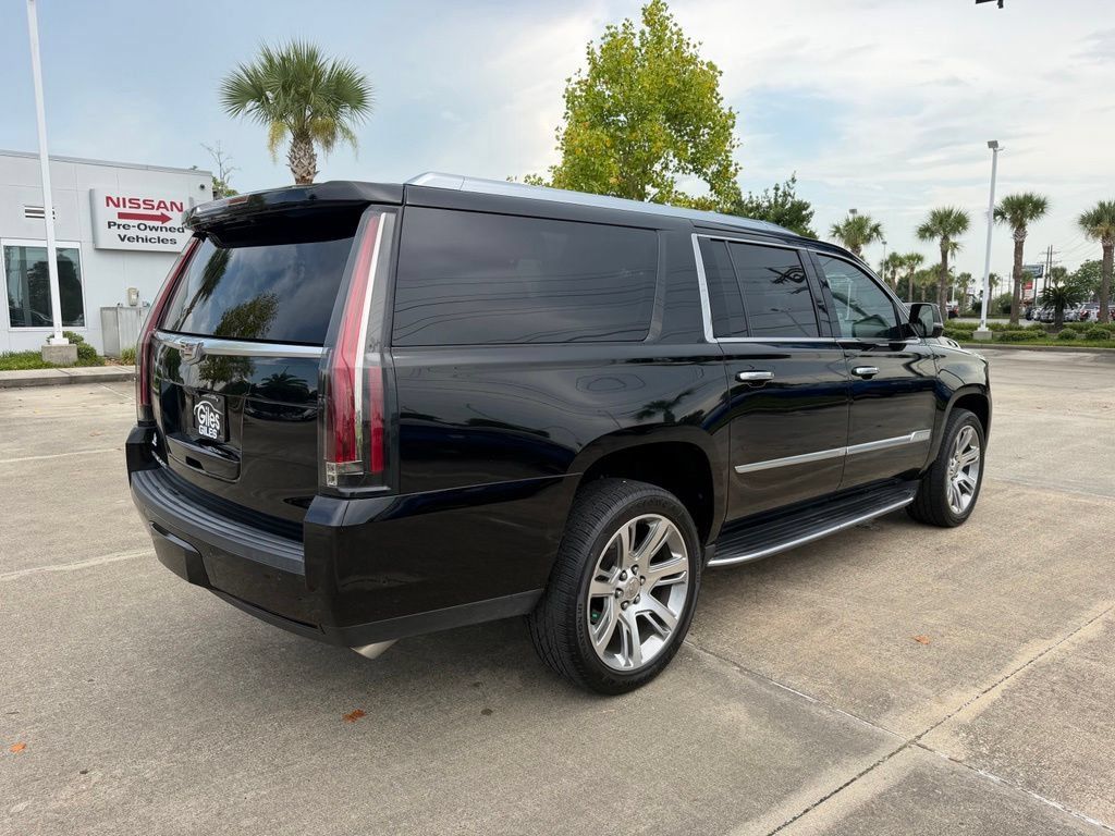 Used 2019 Cadillac Escalade ESV Premium Luxury RWD image 5