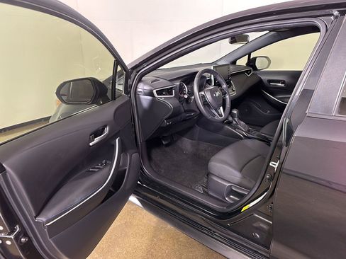 Used 2021 Toyota Corolla SE FWD image 2