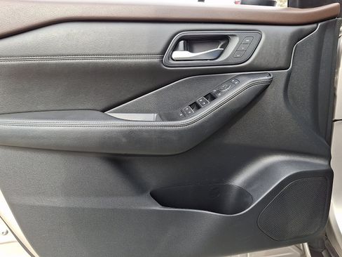 Certified 2022 Nissan Rogue SL w/ SL Premium Package image 13