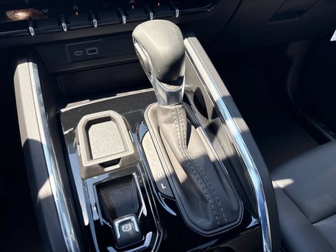 New 2026 GMC Canyon Elevation w/ Convenience Package RWD image 18