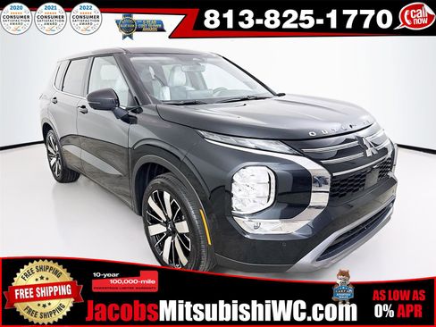 New 2025 Mitsubishi Outlander SE image 1