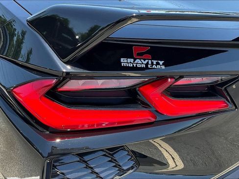 Used 2021 Chevrolet Corvette Stingray Premium Cpe w/ Z51 Performance Package RWD image 20