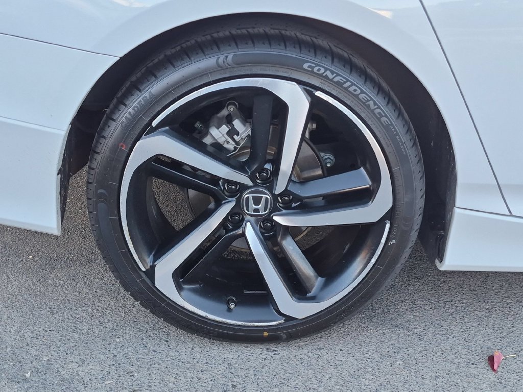 Used 2022 Honda Accord Sport image 9
