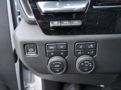 Used 2024 Chevrolet Silverado 2500 High Country w/ High Country Premium Package image 11