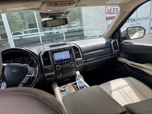 Used 2021 Ford Expedition Max Platinum image 3
