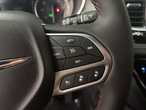 New 2026 Chrysler Pacifica Pinnacle FWD image 23