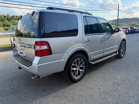 Used 2016 Ford Expedition XLT w/ Equipment Group 202A AWD/4WD image 7