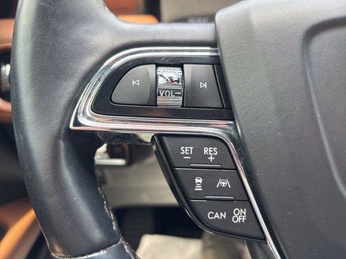 Used 2023 Lincoln Nautilus Reserve AWD/4WD image 22