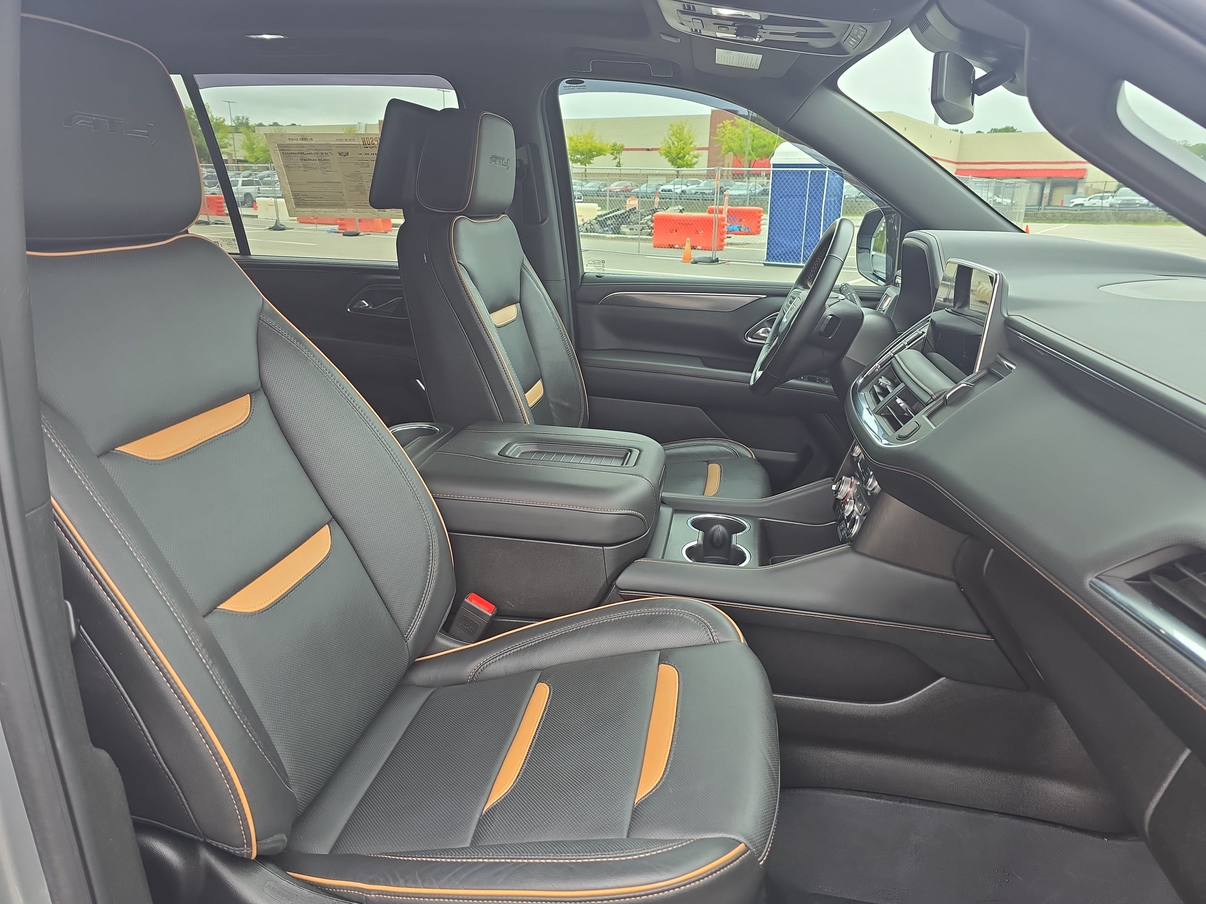 Used 2024 GMC Yukon XL AT4 w/ Technology Package AWD/4WD image 10