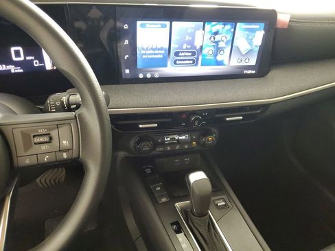 Used 2026 Nissan Kicks SV w/ Cold Weather Package FWD image 18
