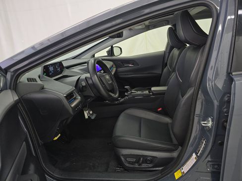 Used 2024 Toyota Prius XLE image 3