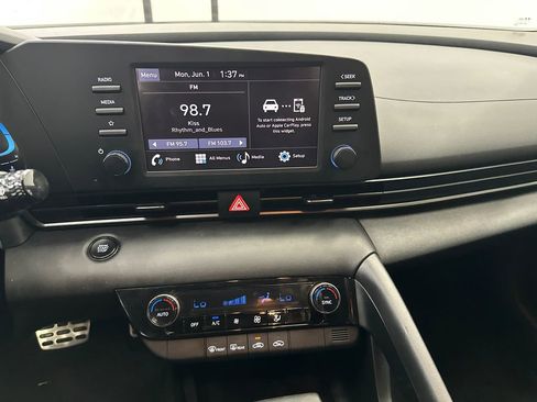 Used 2025 Hyundai Elantra Sport FWD image 26