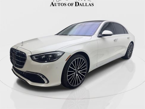 Used 2022 Mercedes-Benz S 580 4MATIC Sedan image 2