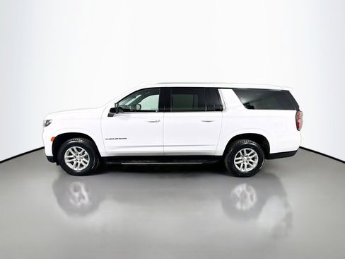 Used 2024 Chevrolet Suburban LT AWD/4WD image 2